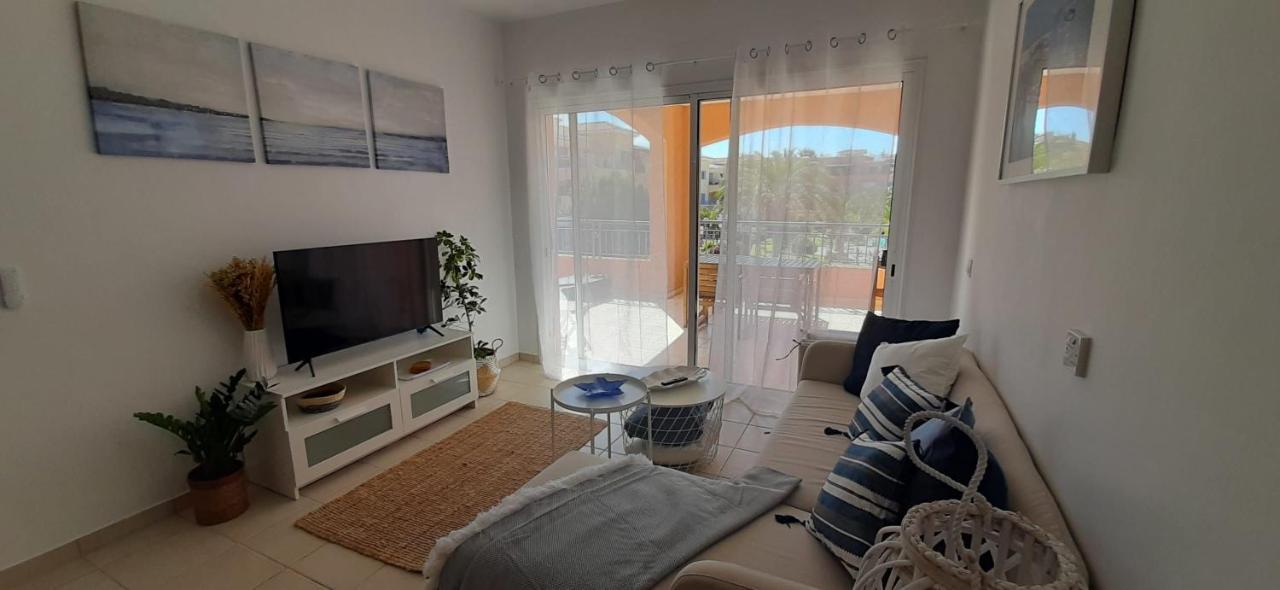 Limnaria Gardens - Superb Modern 1 Bed Apartment With Pool Views Paphos Kültér fotó