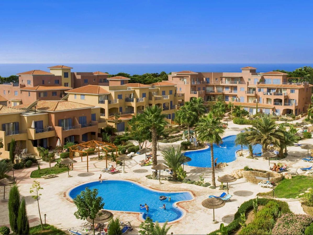 Limnaria Gardens - Superb Modern 1 Bed Apartment With Pool Views Paphos Kültér fotó